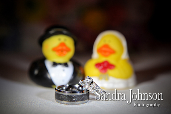 Best Lakeside wedding at Paradise Cove in Orlando, Florida - Wedding photographer - Sandra Johnson (SJFoto.com)